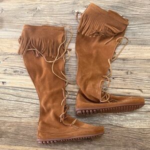 Minnetonka Brown Suede Fringe Lace-Up Boots